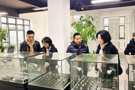 03走访华远_副本.jpg