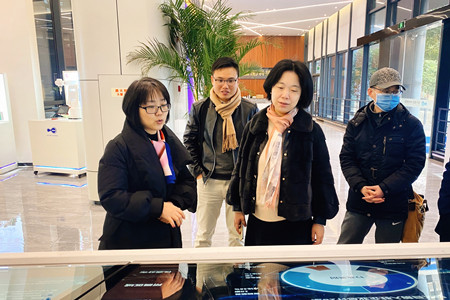 04参观园区展厅_副本.jpg