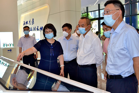 01-云南省楚雄州人大常委会党组副书记陆积峰率队考察参观温州（嘉定）科技创新园_副本.jpg