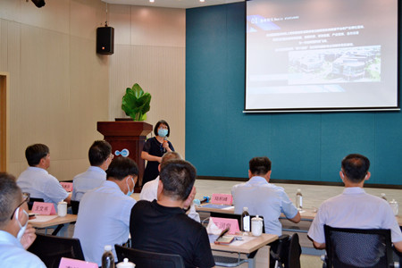 02-座谈会_副本.jpg
